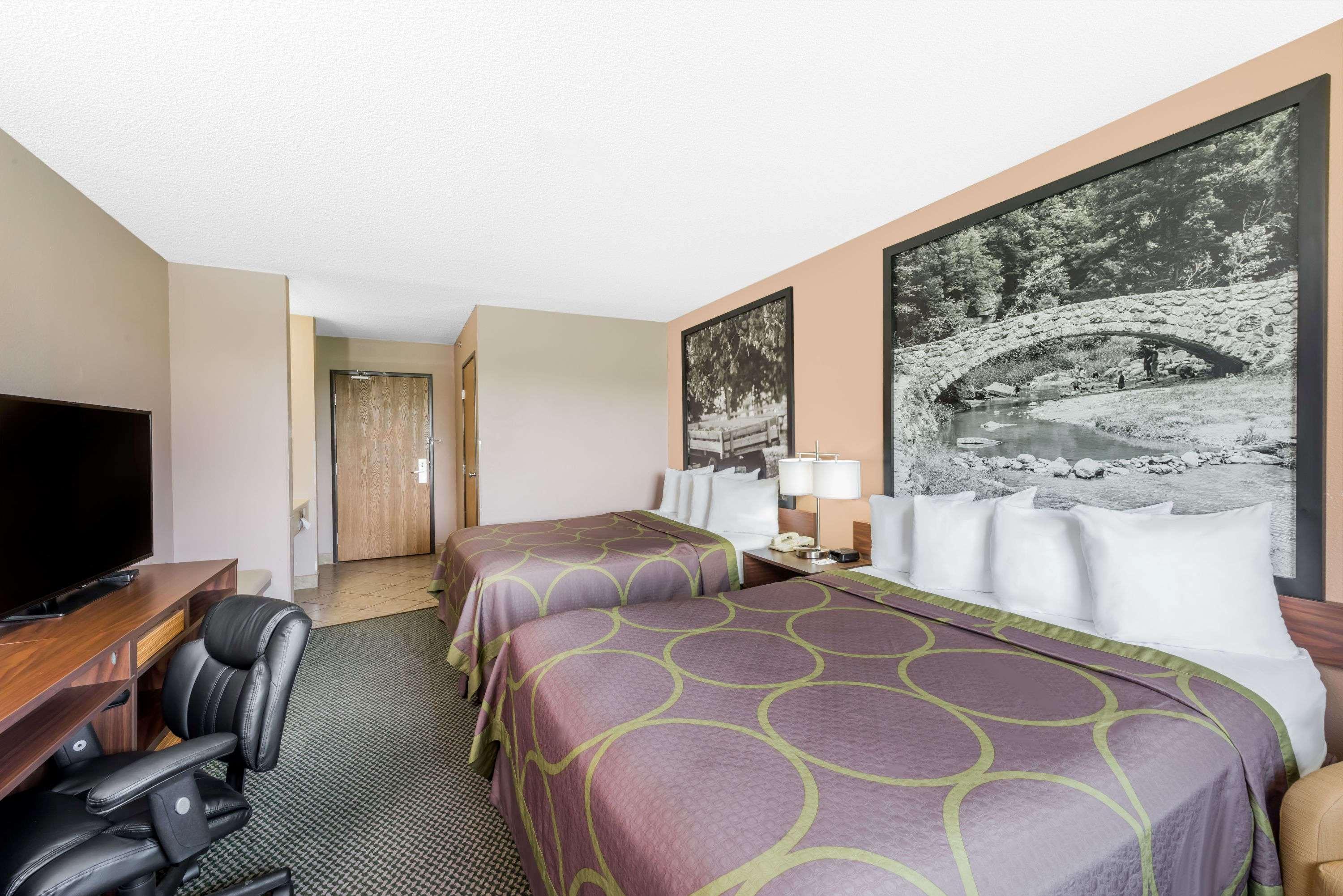 Super 8 By Wyndham Winfield-Quail Ridge Area Hotel Bagian luar foto