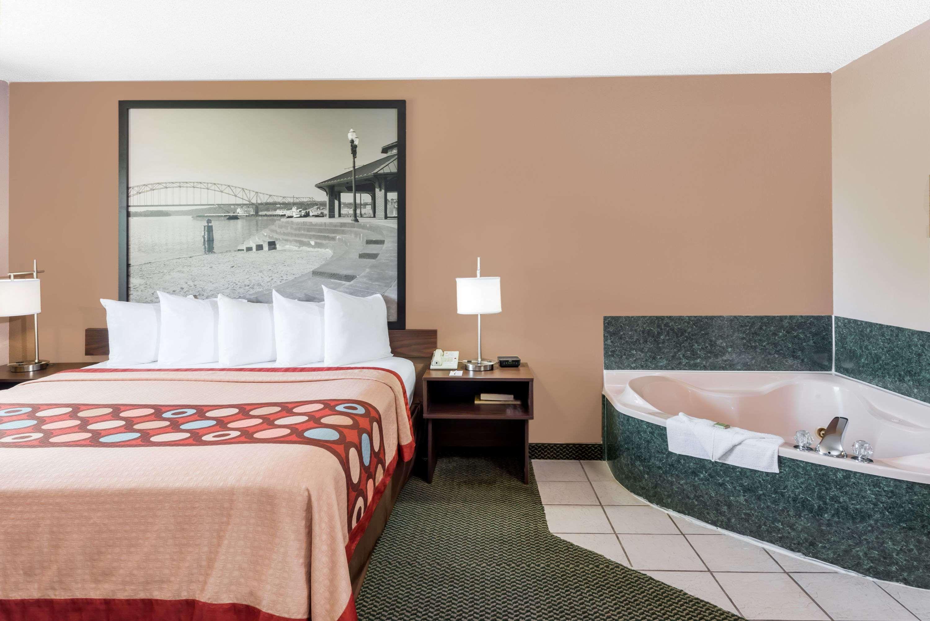 Super 8 By Wyndham Winfield-Quail Ridge Area Hotel Bagian luar foto