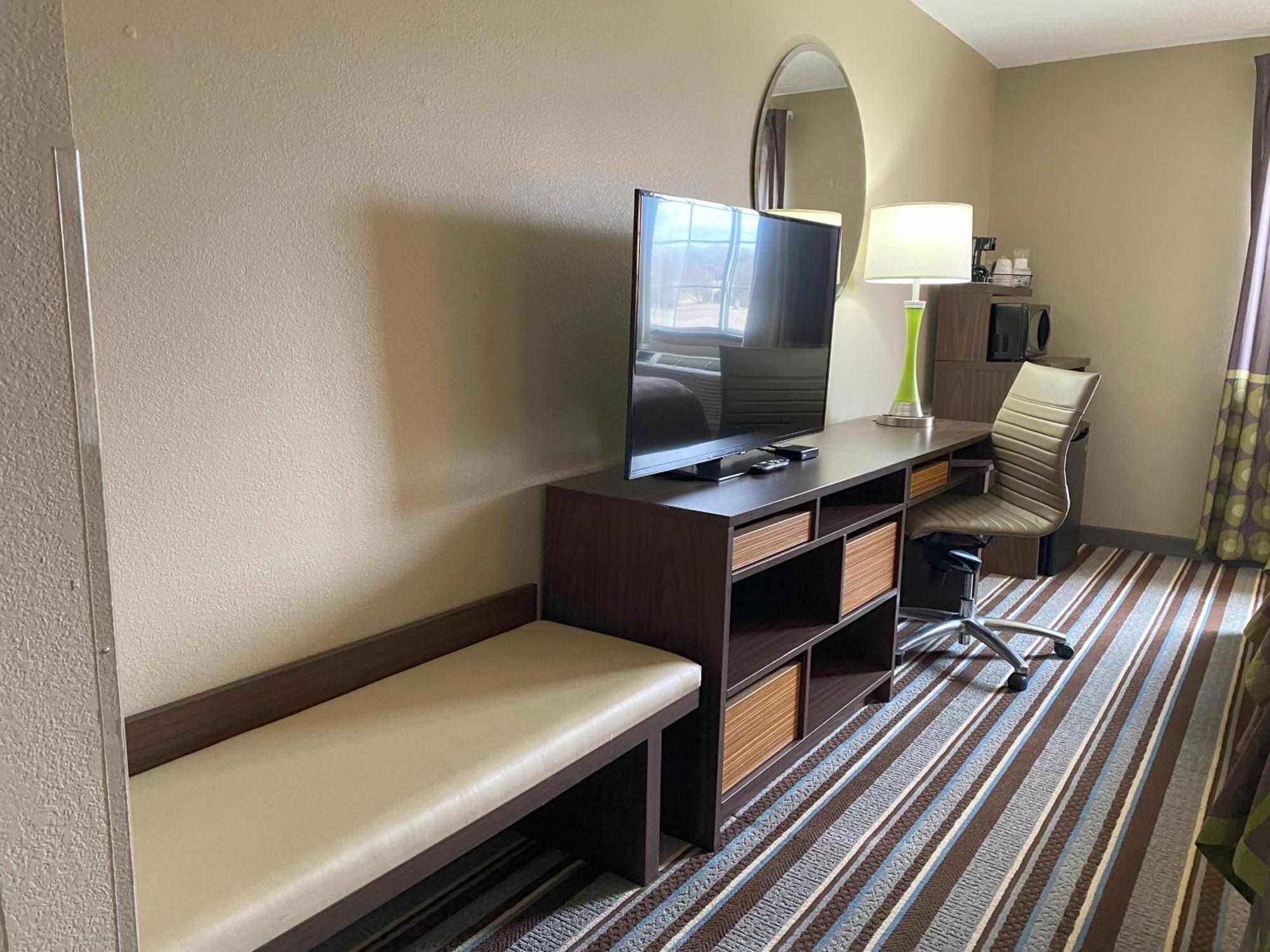 Super 8 By Wyndham Winfield-Quail Ridge Area Hotel Bagian luar foto