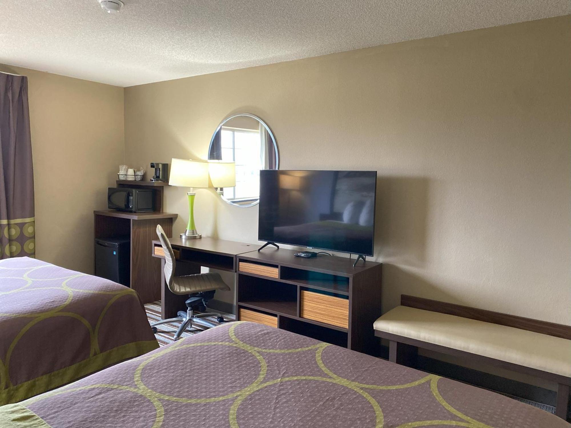 Super 8 By Wyndham Winfield-Quail Ridge Area Hotel Bagian luar foto