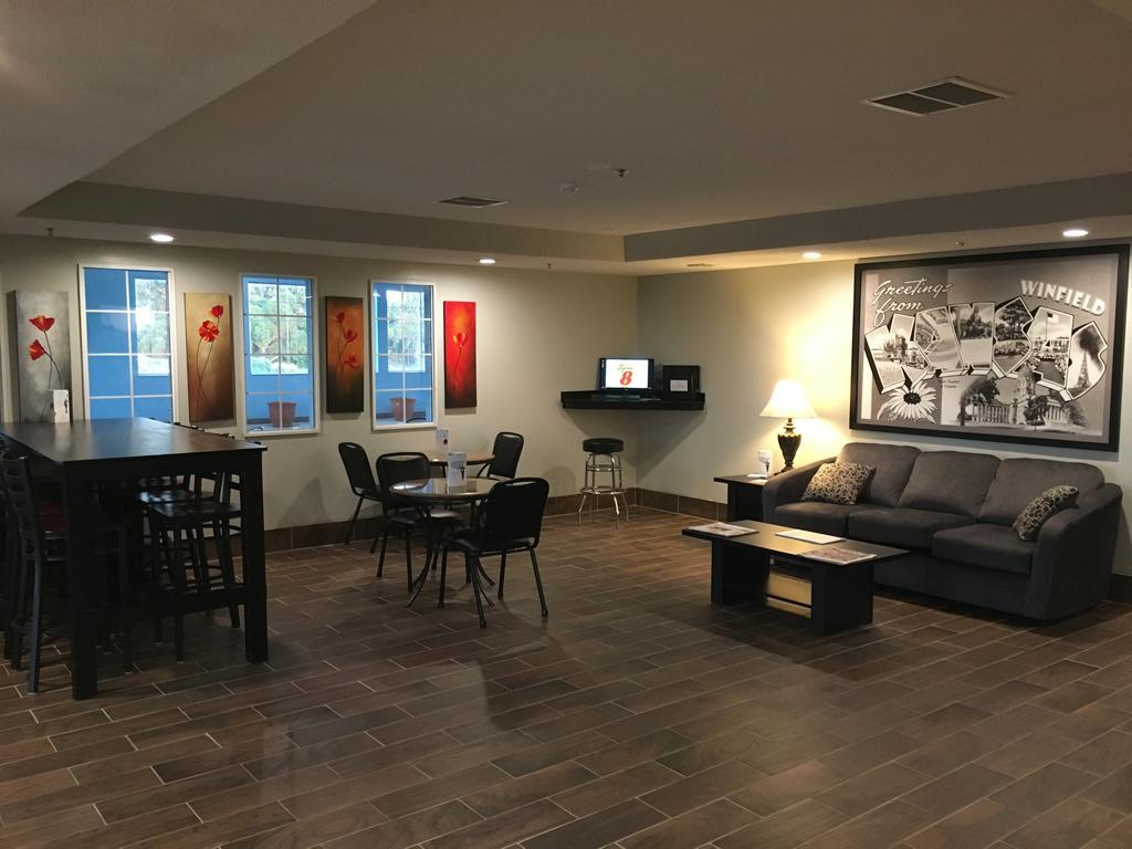 Super 8 By Wyndham Winfield-Quail Ridge Area Hotel Bagian luar foto